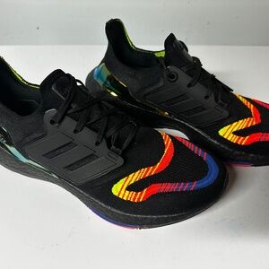 ADIDAS ULTRABOOST 22 RUNNING SHOES  -  CORE BLACK/POWER BLUE (SIZE 10.5)